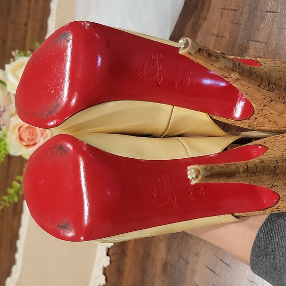 Authentic Loubatin high heels - Picture 8 of 10